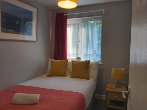 The Maltings - Huku Kwetu Dunstable - Spacious Business Travellers- 2 Bedroom 2nd floor Serviced Apartment -Private Parking- Free Wifi